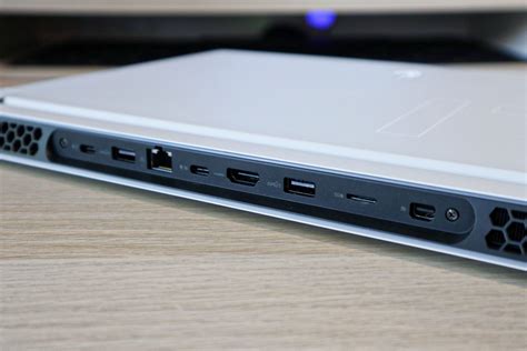 Afbeeldingsresultaten voor Alienware X17 R1 Game Test