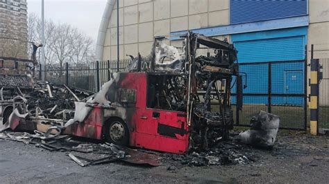 Exploding Bus に対する画像結果