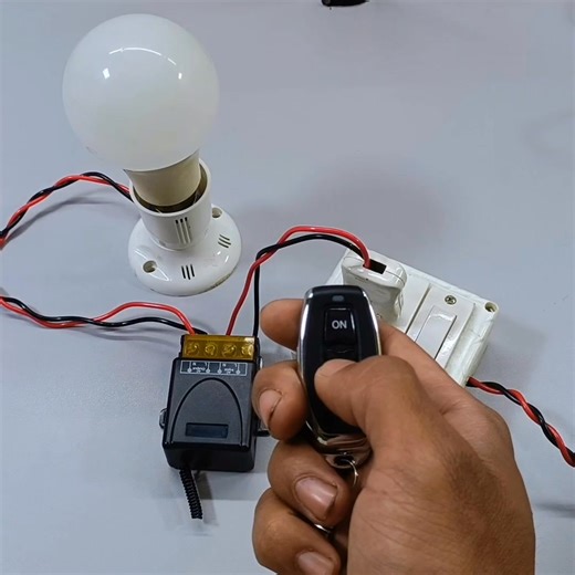 2.7K views | Remote ON OFF Switch Circuit #electronics #diycrafts #arduino #project #diy #reels | Arduino Sparks | Facebook