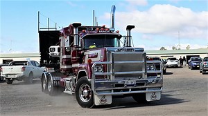 113K views · 6.4K reactions | Modern trucks are great, but there's something seriously cool about classic prime movers carting motorsport machinery. Here's a compilation of some 20th Century steel doing exactly that. | Trucks at Tracks Australia | Facebook