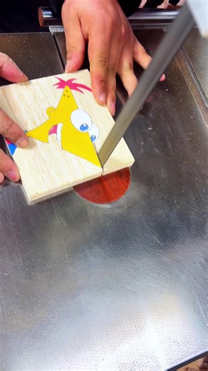 #woodcarving #relaxing #woodworking #asmr #satisfying | carving wood