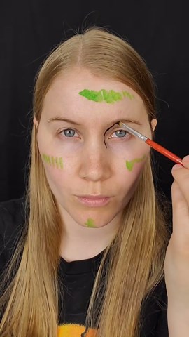 4 Seconds vs 4 Hours | Alien SFX Makeup Transformation