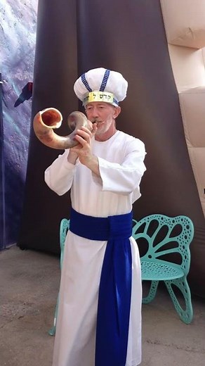 BLOWING THE SHOFAR!#shofar