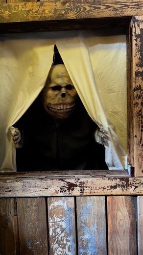 Hallucinations Creations Inc. on Instagram: "Cool prop a customer built using our Peek-A-Boo mechanism! Still need to add the mechanism to our online store #haunter #hauntlife #halloweenprops #quality #diyhalloween #halloweenanimatronics #diyhalloweenprop #halloweenanimatronic #hauntedhouseprop #homehaunter"