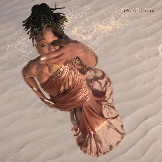 Create the extraordinary with Alien Goddess by Mugler. The signature fragrance for women will captivate you in notes of intoxicating amber and warm vanilla. | Mugler