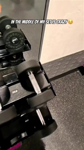 How to do hip thrust for beginners at the gym that want to grow their glutes #gymtok #gym #planetfitness #gymgirl #gymgirls