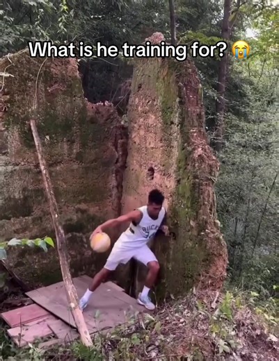 Knocked down an ancient structure for this 💀 (via wgs__30/IG) #basketball #nba #giannis