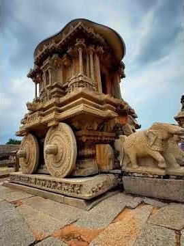 கோபுரத்தின் மேல் அனகோண்டா