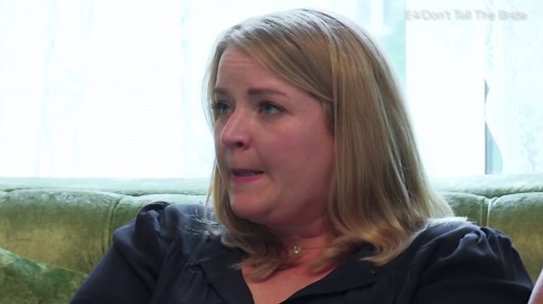 Bride refuses to wear traditional Ukrainian wedding dress