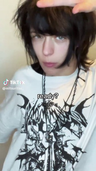 Alien Stage Cosplay Transition: Stunning Outfit Change