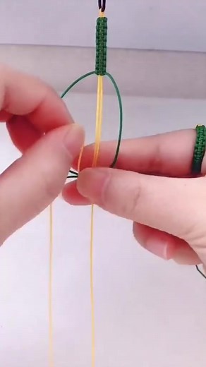 100K views · 1.4K reactions | Explore our extensive library of free knitting patterns and tutorials tailored for beginners! Our content will help you navigate every stage of your knitting journey with ease and confidence. #KnitInspiration #FreePatterns #BeginnerKnitting | Diy Concept | Facebook