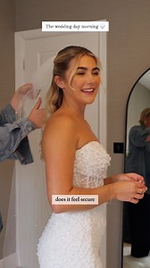 14K views · 925 reactions | The bridesmaids couldn't stop crying when they saw the bride in her dress 殺懶 #weddingvideography #weddingvideo #wedding #bridedress #bride | Flower In Hand Wedding Videography | Facebook