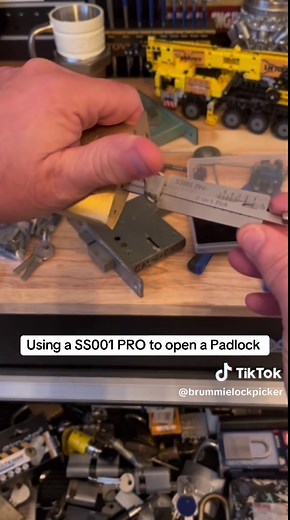 Unlocking Padlocks with SS001 PRO Tool