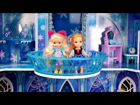 ICE castle ! Elsa and Anna toddlers - Big surprise