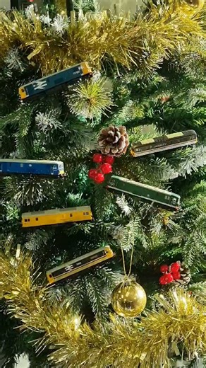 Gaugemaster.com on Instagram: "Following on from our Elf on a Shelf post a couple of weeks ago.... Class 73's in a Christmas Tree.. 🎄🤷 Just arrived ... N Scale Gaugemaster Collection Class 73's looking splendid! Link to them here - https://gaugemaster.info/44dLR9B We also did a festive fence edition video.... Well it would have been rude not too, but they are too small for proper balancing jeopardy! 😂 😂 #class73 #festive #nscale #newarrivals #modelrailway #trains #british #modelling #modeltr