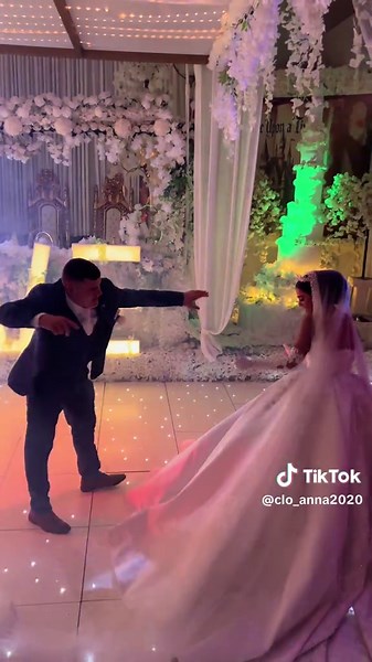 Memorable First Dance Moments of the Bride and Groom