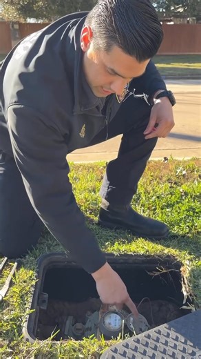 484K views · 5.1K reactions | When temperatures drop and there’s a risk of freezing pipes, it’s important to know how to turn off your water at home to prevent damage. #ProtectYourPipesFromFreezing | Cy-Fair Fire Department | Facebook