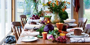 6 thoughtful ways to personalise a dinner party for guests