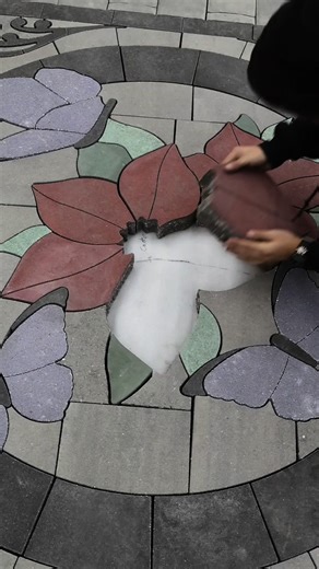 Watching these pavers lock perfectly into place is pure satisfaction — every brick aligned with intention and precision. Paver Art creates custom paver designs that turn functional surfaces into large-scale artworks, blending craftsmanship, planning, and creativity into the ground itself. Artist: @PAVERART #art #satisfying #design #craft