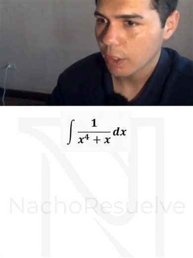 Para resolver esta integral la clave está en reescribir la expresión 😊 Primero se factoriza para dejarla en una forma más cómoda y luego se hace un cambio de variable del tipo: “u igual a 1 más x elevado a menos 3”. Con eso, el diferencial también se transforma y la integral queda convertida en una integral de 1 sobre u, que es una de las más clásicas y sencillas de resolver 🙌 Finalmente se obtiene una respuesta en términos de logaritmo natural y listo 💪✨ #NachoResuelve #Integrales #Cálculo #