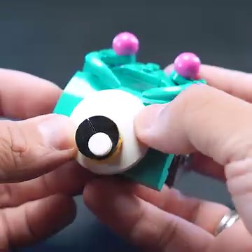 192K views · 3.4K reactions | This alien comes in pieces.   | LEGO | Facebook