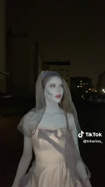 Look Like Emily from Corpse Bride for Halloween