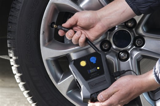 À quelle fréquence dois-je faire la pression des pneus de ma voiture ?