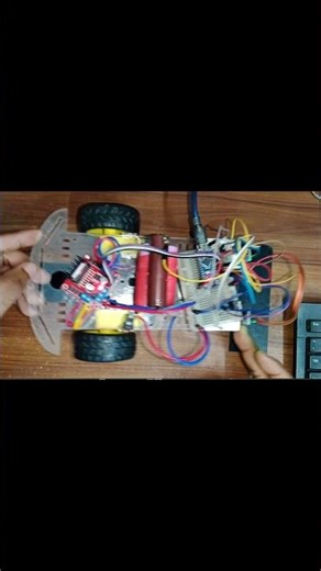 Line follower car test. #arduinoboard #education #youtubeshorts #viral #viralvideo #youtubevideo