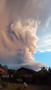 749K views · 11K shares | WATCH: Volcanic smoke and lightning from Taal Volcano's eruption covered the sky earlier today as seen from Mendez. Video by: Nedong Angelo Erni #GoCavite | GO Cavite | Facebook