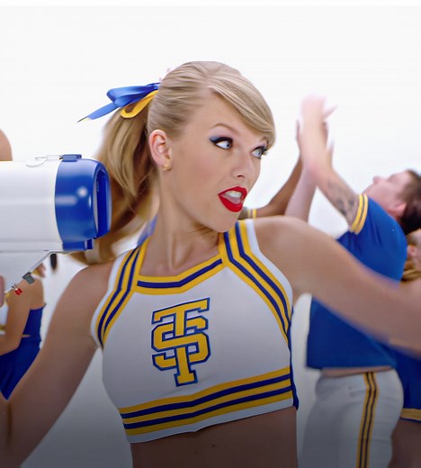 w4ybright (@w4ybright) - Shake It Off (Taylor's Version) by Taylor Swift | 1989 Era Tour Highlights