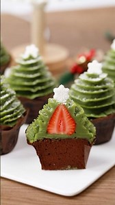 🧁🎄How to make Christmas Tree Cupcakes Recipe⤵️follow me @shaniabelle_cake for more recipes.