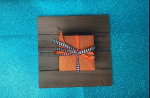 I love explosion boxes, but couldn’t find any that could fit treats/presents. So I finally just made one myself!