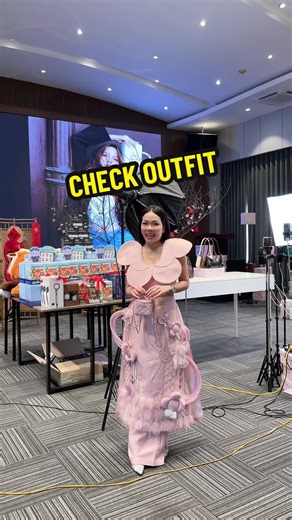 Stylish Mini Bags for Women: Outfit Inspiration