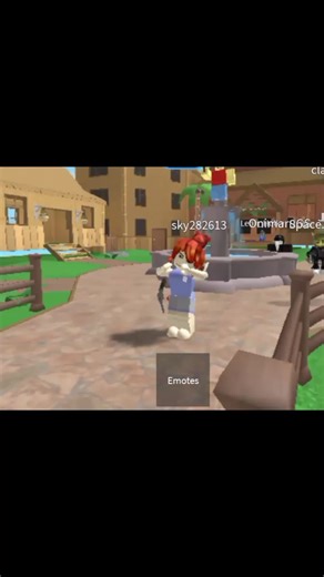 playing uwu Roblox with me😊💅