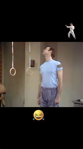 🍌🥋 “How to Defend Yourself Against… Fresh Fruit” 🥝🍊🍍 Only Monty Python could turn a self-defense class into a lesson on how to survive a banana attack. This sketch is one of the most absurd and brilliant moments from the iconic British comedy troupe — complete with confused students, ridiculous “threats,” and the legendary line: “What if he’s got a pointed stick?” 🤣 📺 Monty Python’s Flying Circus (1969–1974) revolutionized comedy with its surreal, clever, and downright silly sketches. Thi