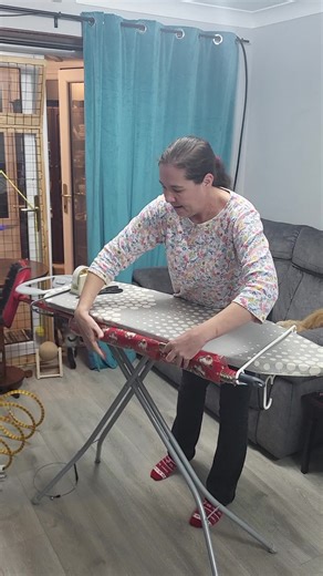 30K views · 282 reactions | A clever and simple DIY hack using everyday household items that makes holiday wrapping easier and saves your back. | Rumble | Facebook