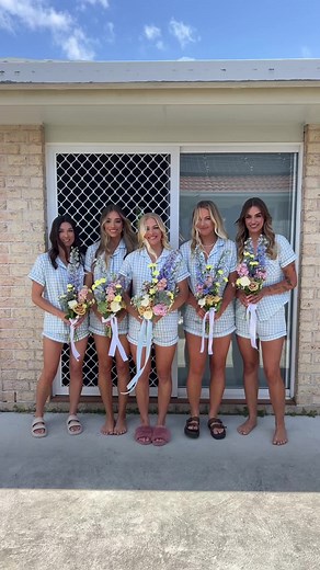 The most awkward & unco bridal party you’ll find #wedding @Poppy Stevens @Karina Colman @nyxieeeeeee
