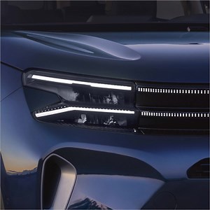 46K views · 329 reactions | シトロエンがSUVに求めたのは、まるでラウンジにいるかのようなくつろぎ。それは、快適性の基準を塗り替えるSUV。走るほどあなたを満たす、異次元の心地よさ。 | Citroën | Facebook