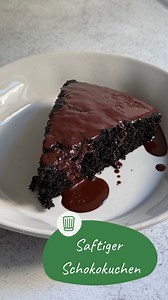 Der Kuchen, der dich auf Knopfdruck glücklich macht. 🍫❤️ Saftig, schokoladig und einfach zum Dahinschmelzen – genau das, was man an grauen Tagen braucht. ☕🍰 👉 Speichern, damit du es nachbacken kannst 🥰 📋 Zutaten für 1 Portion: 200 g Margarine 200 g Zucker 3 Ei(er) 180 g Mehl 2 TL Backpulver 200 ml Milch 45 g Kakaopulver 50 g Schokostreusel 45 g Kokosraspel Fett für die Form evtl. Schokoglasur 👩🏼‍🍳 Und so geht’s: Die Margarine mit dem Zucker schaumig schlagen. Danach die Eier unterrühren.