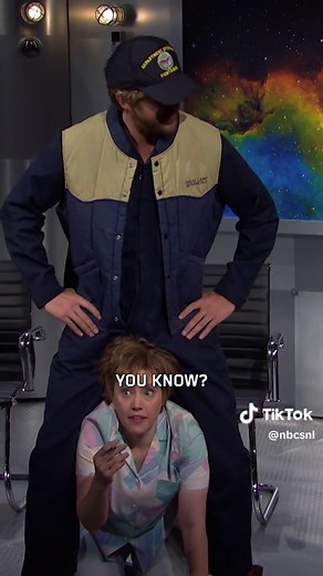 SNL Alien Abduction Skit with Kate McKinnon and Ryan Gosling