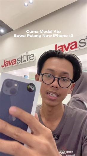 Bawa pulang NEW iPhone 13 128GB tanpa ribet! ✨ Sekarang kamu gak perlu lagi nunggu lama atau mikirin DP besar buat punya iPhone impianmu. Di Javastore Surabaya, cukup modal KTP aja, kamu udah bisa langsung pegang iPhone terbaru dengan cicilan ringan lewat Akulaku. 📌 Syarat gampang banget: \t•\tUsia minimal 21 tahun \t•\tPunya KTP aktif \t•\tSemua proses dibantu langsung sama admin Javastore Kenapa harus di Javastore? ✅ Unit iPhone 100% original & bergaransi ✅ Proses mudah, cepat, dan aman ✅ Cic