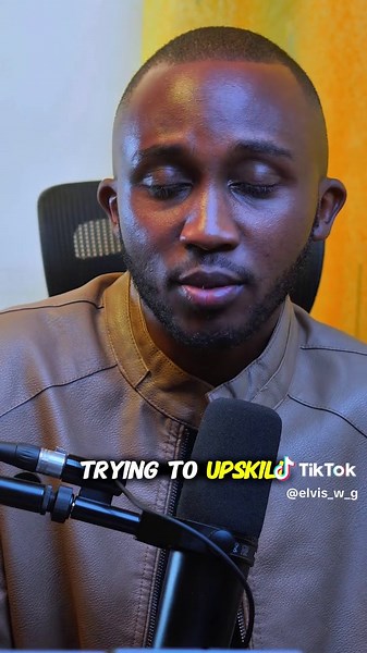 How to Become a Social Media Manager in 2026 (Even with Zero Experience) If you spend hours scrolling through Instagram, TikTok, or Facebook — what if I told you that skill could actually make you money? 💰 Social Media Management is one of the highest-paying digital skills today — and in 2026, it’s only getting bigger. Businesses are desperate for people who can help them: 📅 Plan and schedule posts 📊 Track analytics and performance ✍️ Create engaging content 💬 Manage their online communities