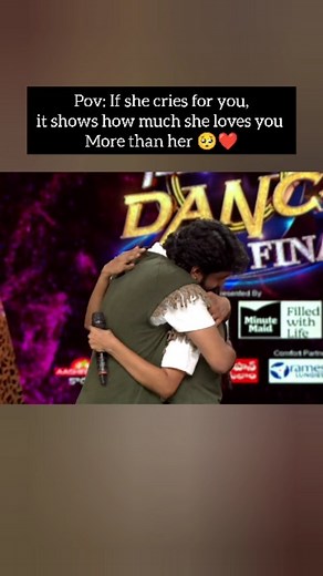 Nikhilkavya_Deepu❤️ on Instagram: "Pov: she loves you sooo much ♥️♥️ @kavya_shree_official @nikhilmaliyakkal_official"