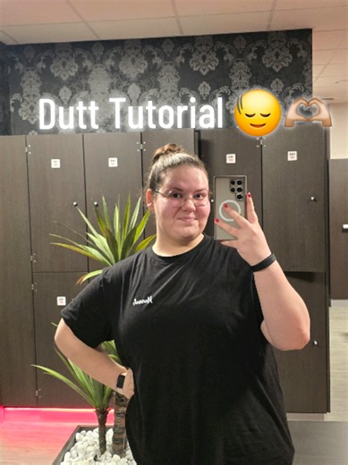 Step-by-Step Dutt Tutorial for Your Gym Look