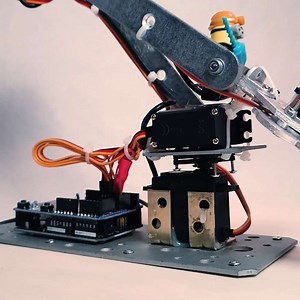 Arduino Robot arm with Computer Vision