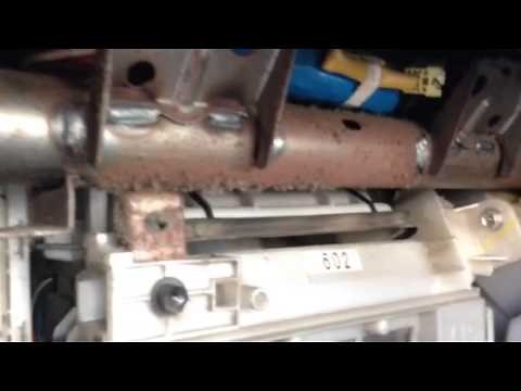 グローブボックスの外し方