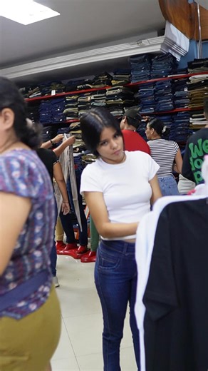 76K views · 889 reactions |  ¡Visítanos en la ciudad de Guayaquil! Calle Luque, entre Escobedo y Boyacá ️ HYPER JEANS  Whatsapp: 0997887884 https://whatsapp.com/channel/0029VaDAV701Hsq3GeqTBP2L | Matriz Hyper Jeans | Facebook