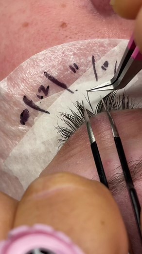 🔐🤎 #classiclashes #lashextensions #australialashes #dcurllashes #lashmapping #lash #lashes #lashapplication #isolation #CapCut