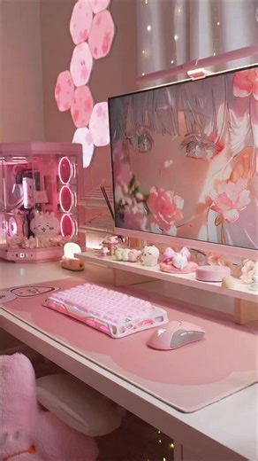 Jessi on Instagram: "Pink Alien Keyboard 👽 This keyboard seriously reminds me of an alien in a cool way! This is such a unique keyboard from @gravastar ❤️ #cozygamingsetup #gamingsetup #pcsetup #foryou #fyp"