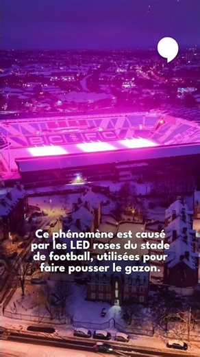 Un mystérieux ciel rose fluo a illuminé Birmingham
